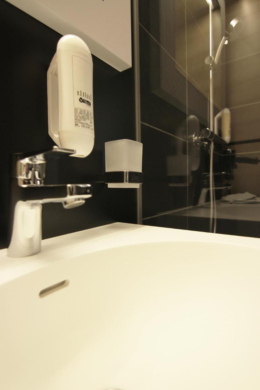 Me Hotel By Wmm Hotels Meitingen Luaran gambar